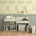 Krzeselko-Montessori-Book-Nook-sage-funkcjonalne-siedzisko-dla-dziecka