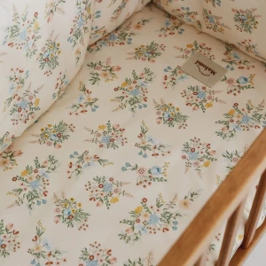 PRZEŚCIERADŁO BAWEŁNIANE Z GUMKĄ BLOOMING MEADOW - MALOMI KIDS