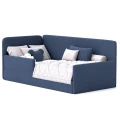 Tapicerowane łóżko dziecięce typu sofa