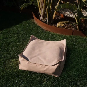 Kwadratowa pufa dziecięca Square Ottoman | Siedzisko dla dzieci Outdoor Seashell - Wigiwama