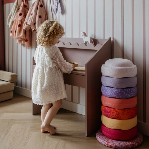 biurko montessori dla dziecka bellamy book nook(3).jpg