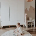 duża biała szafa do pokoju dziecka.jpg
