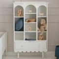 Regał Babushka biały marki Wood Luck Design do pokoju dziecka w stylu retro