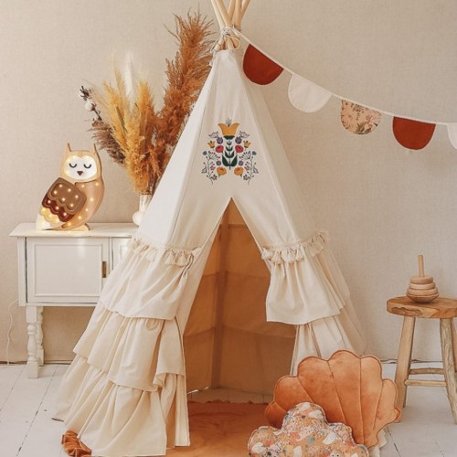 namiot tipi z-falbanami folk