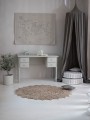 Stylowe biurko dziecięce Babushka Oliwka z kolekcji Wood Luck Design do pokoju dziecka