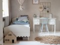 Białe biurko dziecięce z kolekcji Babushka marki Wood Luck Design dostępne w Tuliroom