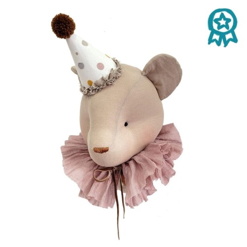 linen-bear-on-the-wall