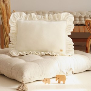 MOI MILI - SOFT VELVET PILLOW WITH FRILL WHITE