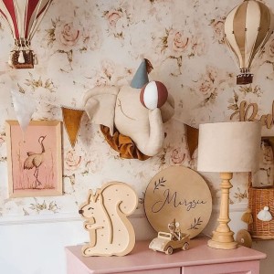 Dekoracja na ścianę do pokoju dziecka Słoń cyrkowy z turkusową czapką – Love Me Decoration
