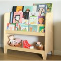 drewniana biblioteczka montessori