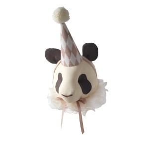 Dekoracja na ścianę do pokoju dziecka Panda waniliowa z czapką – Love Me Decoration